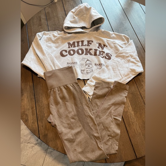 hubs & hers Tops - Hubs & Hers Cropped Hoodie & Leggings Outfit